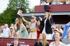 Derbydagen er en fest på galopbanen i Klampenborg.