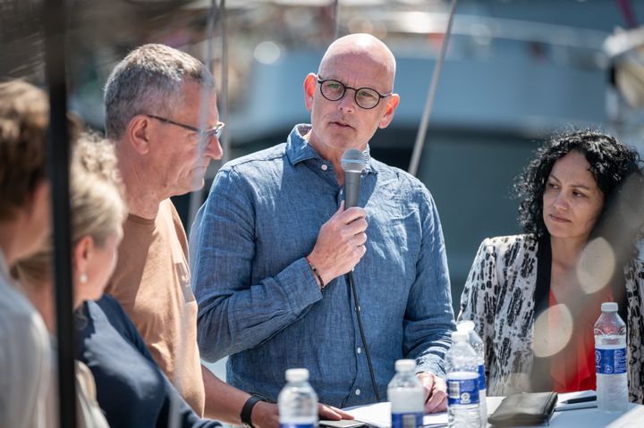 "Der er kun forbrugerne til at betale, når politikerne beslutter sig for at indføre en vejafgift, der gør det dyrere for landmændene at få hentet deres dyr", lyder det fra Leif Wilson Laustsen, direktør i FødevareDanmark.