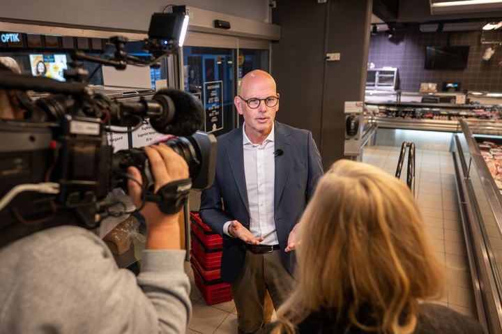 FødevareDanmarks direktør, Leif Wilson Laustsen, mener, at Radikale Venstre er blevet ramt af "klassisk fokusgruppeblindhed" med deres forslag om at halvere dansk svineproduktion.