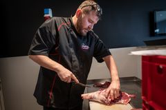 "Det er selvfølgelig en kæmpe anerkendelse at blive nomineret. Det er resultatet af en fantastisk indsats af vores medarbejdere. Det er dem, der har knoklet og sørget for, at vi er kommet så godt fra start", siger slagtermester Martin Hall Mortensen fra Stoholm Slagter.