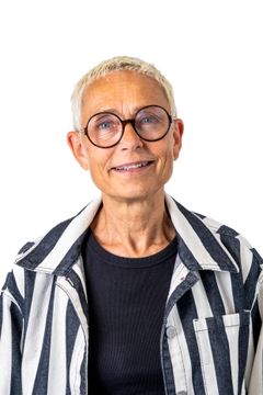 Anette Frølund bringer mere end 25 års erfaring fra fødevarebranchen med sig ind i FødevareDanmark, hvor hun er ansat som fødevarekonsulent.