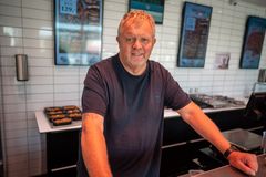 66-årige Christian Rytter Sørensen har drevet Frederiksberg Kødforsyning i Randers siden 1992. Nu har han besluttet, at tiden er inde til at finde den næste ejer af den traditionsrige og veldrevne slagterforretning.