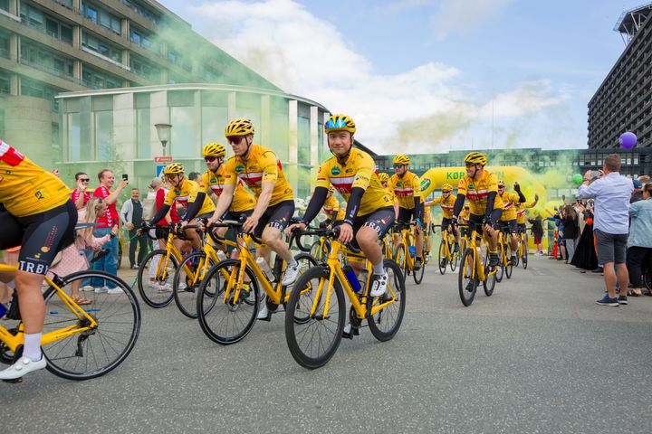 Lørdag den 5. juli klikker et rekordstort antal ryttere fra Team Rynkeby i pedalerne og sætter kursen mod Paris. Turen starter i 12 danske byer.