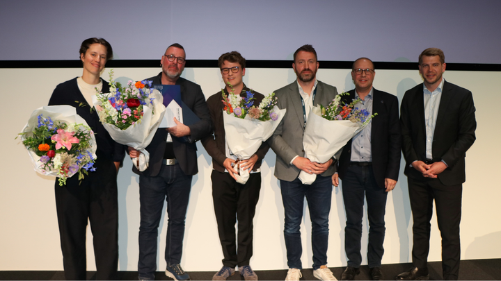 Fra venstre: Sofie Burgos-Thorsen, chefanalytiker og director of R&D i INVI (Institut for vilde problemer), Peter Revsbech, CEO i Ordbogen A/S, Malthe Kalmar, Co-founder og CEO i Carelog, Brian Andersen, director for dataetik – databeskyttelse og offentlig ret i ATP, Steen Lund Olsen, næstformand i Finansforbundet og Andreas Holbak Espersen, branchedirektør i DI Digital.