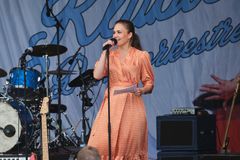 Minister Marie Bjerre åbnede sidste års festival. Hun kommer også i år.
