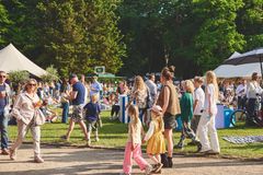 Den 5.–6. juni 2026 på Charlottenlund Slot afholdes eksklusive sommerkoncerter og kulturoplevelser i historiske omgivelser med musik, talks, gastronomi og elegant garden-party stemning.