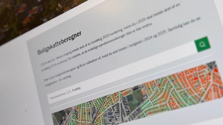 Skærmbillede af en boligskatberegner på en hjemmeside.