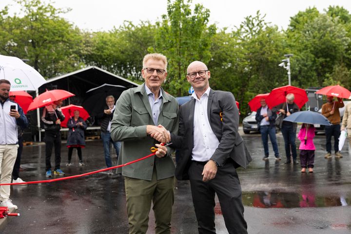 Borgmester Peter Sørensen og Adm. Direktør Morten Hersoug åbner Verdens første Omtankestation