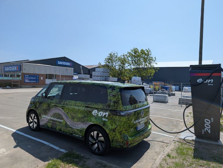 E.ON Drive Infrastructure Denmark sætter strøm til Davidsen lokationer - her Davidsen Aalborg