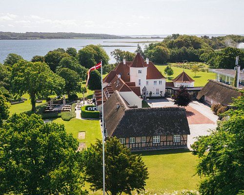 Med partnerskabet mellem Sinatur Hotels og E.ON Drive Infrastructure Denmark kommer lade oplevelsen tættere på naturen som her ved Sinatur Hotel Gl. Avernaes
