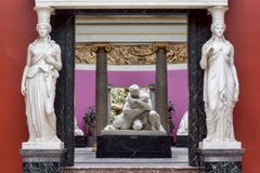 Carl og Ottilia Jacobsens glyptotek på Valby Bakke.