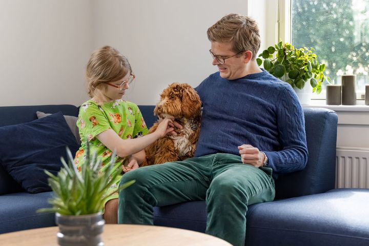 Danskerne opfatter i stigende grad deres hunde som fuldgyldige familiemedlemmer, og det afspejler sig tydeligt i navnevalget. Mange af årets mest populære hundenavne kunne lige så vel stå på en liste over populære børnenavne.