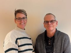 Lektor Lina Roth og professor Per Jensen, der står bag et nyt forskningsprojekt, der skal kortlægge hundes adfærdsproblemer.