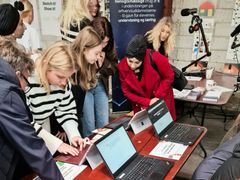 Deltagere tester chatbot