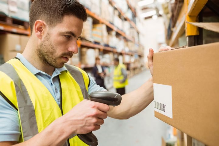 Seks butikker i detail- og logistikbranchen har åbnet op for at ansatte medarbejdere med Autisme Spektrum Forstyrrelse  i projekt "Klar til start".