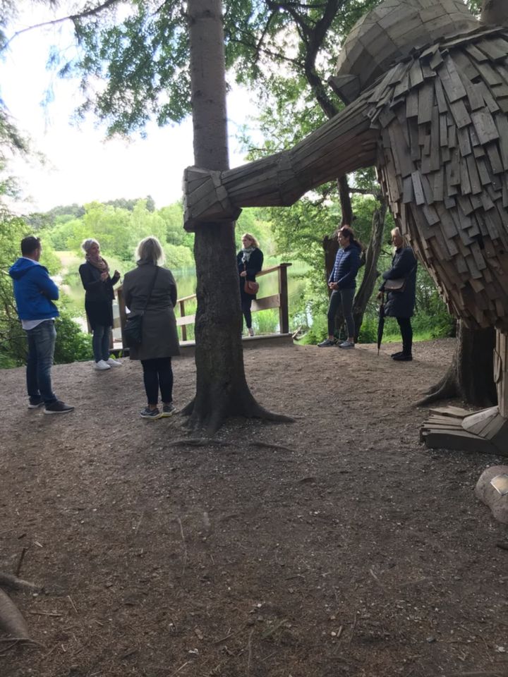 Ledere og HR-ansvarlige udvekslede erfaringer på Walk & Talk i Vallensbæk Mose.