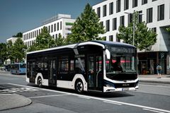 Lion’s City E, en fuldt operationel elektrisk bus, fejrede sin debut på IAA messen i Hannover i 2018. Masseproduktionen vil starte på MANs Starachowice fabrik i 2020.
