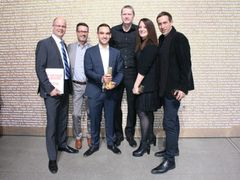 Stephan Schönherr, Holger Koos, Moritz Menacher, Achim Burmeister, Veronika Reiter og Michael Streicher (fra venstre) modtager på vegne af MAN iF Gold Award 2016