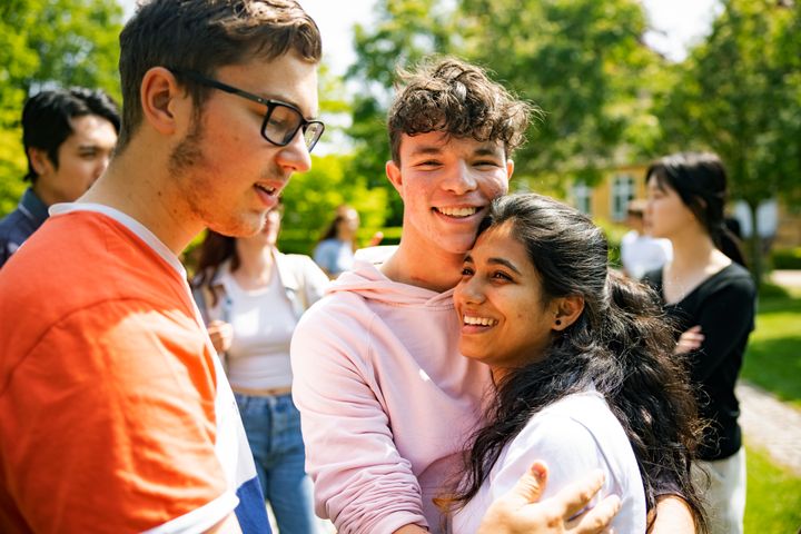 Trivselskommissionen mener, at flere unge bør prioritere et højskoleophold, ”da det for mange unge kan være med til at udvikle deres sociale og personlige egenskaber, være horisontudvidende og give dem en oplevelse af at indgå i et fællesskab.” Arkivfoto.