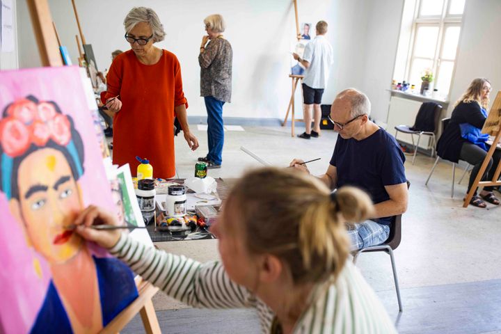 Kunsthåndværk er nu med på top-10 over de mest populære fagemner på højskolernes kortere kurser.