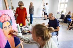 Kunsthåndværk er nu med på top-10 over de mest populære fagemner på højskolernes kortere kurser.