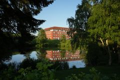 På Acts Academy ved Kolding skal projektet ”Nyt liv til søen” forvandle højskolens eksisterende sø- og naturområde til en levende blågrøn oase for både elever og lokalsamfund.