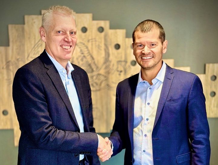Thomas Andersen, relationschef hos LokalBolig og Kasper de Choen, salgsdirektør for privat i Jyske Forsikring