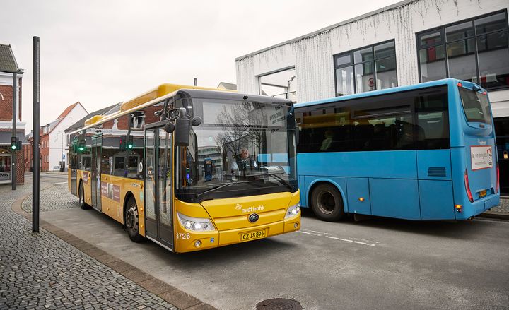 Unge kan rejse billigere med bus med en HerningUNG billet