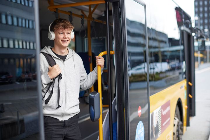 Unge kan købe billigt pendlerkort frem til sommerferien