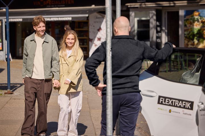 Flexbusrute 121 kører hvert kvarter mod Rønde, hvis kunderne bestiller en time før afgang