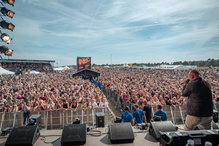 Kom nemt med letbane og bus til ABC Beach Party