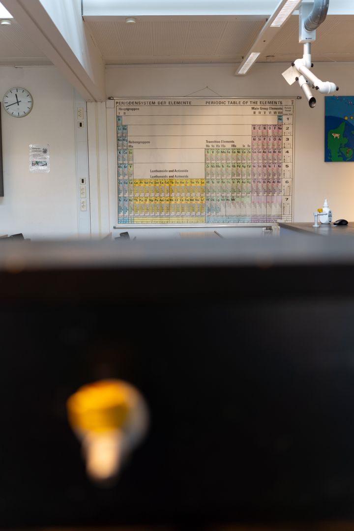 En række skoler i Hedensted Kommune får nu etableret nye uderum, indkøbt nyt udstyr og enkelte steder indrettet helt nye naturfagslokaler takket være en bevilling fra Villum Fonden. Samtidig medfølger midler til kompetenceudvikling af naturfagslærerne.