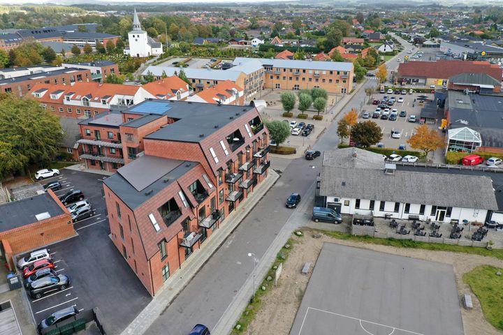 Billedet viser Hedensted midtby fra oven