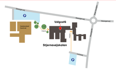 Der er mulighed for parkering på flere sider af Stjernevejskolen - ligesom der er adgang til skolen fra både Hedensted Centret og parkeringspladsen ud mod Mosegade.