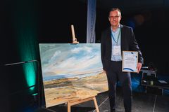 Et billede af Jens Erik Iversen, der modtog Hedensted Kommunes Erhvervspris 2025.