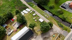 Dronefoto af Gudenåen og Tørring Kanoudlejning.