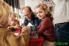 Arbejdet som pædagog i en selvejende daginstitution er mere eftertragtet end i de kommunale dagtilbud. Gode resultater i børnehaver og vuggestuer drevet af forældre og pædagoger får nu bystyret i Aarhus til at bane vej for flere selvejende dagtilbud i kommunen.