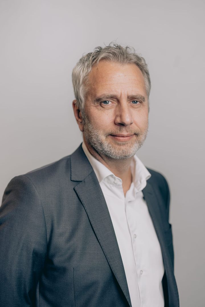 Ny salgsdirektør blir foreløpig Frank Nielsen, som også er salgsdirektør for MAN i Danmark.