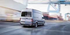 Motorene, i størrelsen 1.968 cm3, kan bestilles i følgende varianter: 75 kW / 102 hk, 90 kW / 122 hk, 103 kW / 140 hk og 130 kW / 177 hk