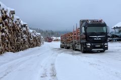 Tømmerlasset er vel fremme på sagbruket i Trysil.