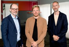 Carsten Höegh Christiansen (tv.) adm. dir. i AURA, Henrik Brink, medstifter og adm. dir. i Ento, Martin Schorling Overgård, (th.) Head of AURA Ventures