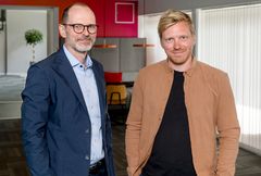 Carsten Höegh Christiansen, adm. direktør i AURA, (tv.) og Henrik Brink, medstifter og adm. direktør i Ento (th.) har store forventninger til det fremtidige samarbejde