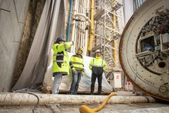 Søren Birch, direktør for Byggeri & Anlæg i HOFOR, og Henrik Bay, Adm. direktør i Frederiksberg Forsyning, var blandt talerne, da tunnelboremaskinen fik sit navn.