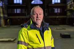 Fjernvarmechef John Halkjær Christensen, HOFOR, opfordrer til at skrue langsomt op for varmen og spare penge