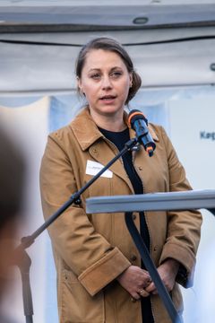 Overborgmester i Københavns Kommune Sisse Marie Welling: ”Jeg er virkelig glad for, at København nu er selvforsynende med biogas, der stammer fra københavnernes eget affald. Det er cirkulær økonomi helt tæt på hverdagen og et godt eksempel på, hvordan vi i København ikke bare taler om den grønne omstilling, vi handler også på den."