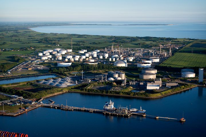 Skiftet til Ahlsell markerer et vigtigt skridt mod endnu stærkere indkøbsløsninger og en mere effektiv daglig drift, lyder det fra Kalundborg Refinery om den strategiske samarbejdsaftale med Ahlsell Danmark, der er en del af Nordens største tekniske distributør.