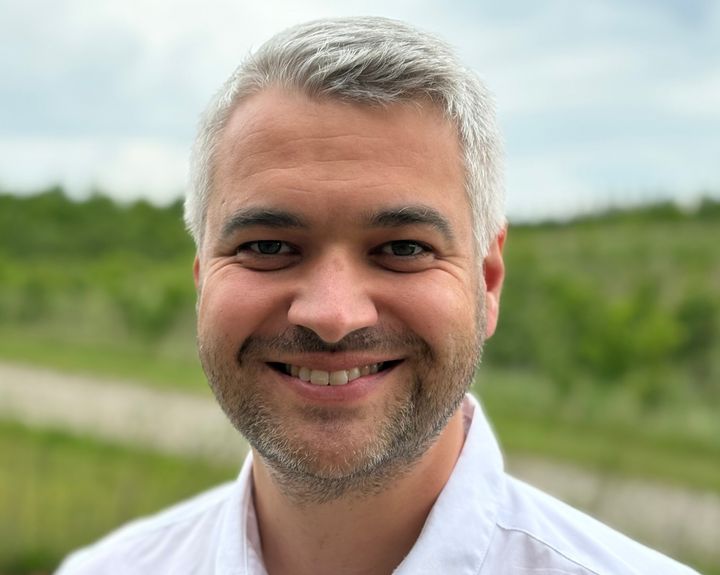 Som Category & Market Director hos Ahlsell Danmark og en del af virksomhedens øverste ledelse skal Kristian Snog Folmann være med til at videreudvikle Ahlsell Danmarks kategori- og markedsarbejde og bidrage til virksomhedens strategiske retning. Ahlsell Danmark er en del af Nordens førende tekniske distributør til industrien, byggeriet og installationssektoren.