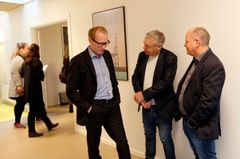 Ringsteds borgmester Henrik Hvidesten (V) gav sig god til at tale med de fremmødte gæster til åbningsreceptionen af Ringstedhave Neurorehabiliteringscenter.