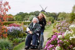 Den svenske omsorgsdel af den danske koncern Forenede er med de to store opkøb opererer nu landsdækkende i Sverige - blandt andet med "personlig assistance" til de svenske borgere i eget hjem. Foto: Förenade Care.