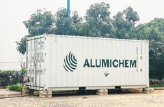 Alumichem leverer både kemi og teknologi til vandrensning af flodvand i det vestafrikanske land Ghana. Den danske vækst-virksomhed søger kemiingeniører og maskinmestre til at hjælpe med at levere bæredygtige løsninger til de milliarder af mennesker, der mangler rent vand at drikke verden over. Foto: Isaac Mensah-Boansi